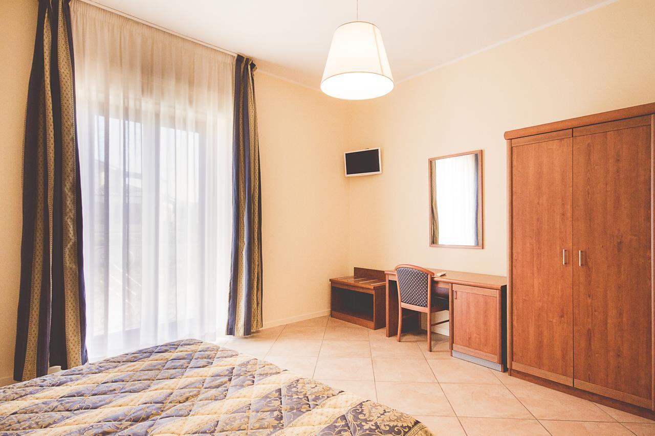 Su Pititeri Otel Macomer Dış mekan fotoğraf